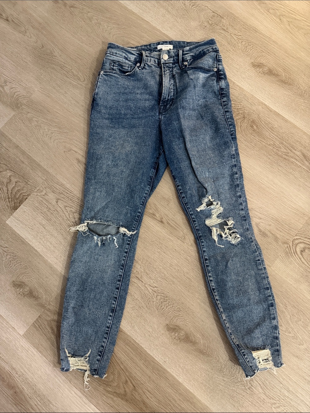 Good American Distressed Skinny Jeans in Medium Blue Wash